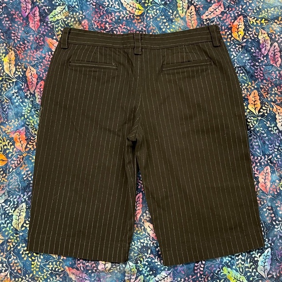 FMF Pinstriped Skull Bermuda shorts size 9 - Picture 2 of 6
